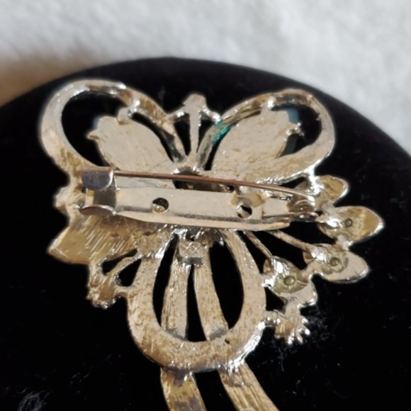 Vintage Geen and Blue Rhinestone in Silver tone setting Bow - Picture 2 of 4